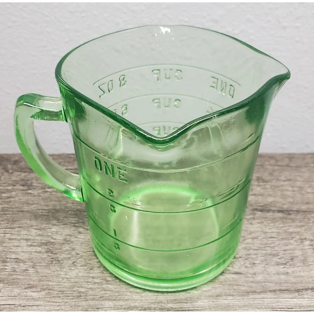 VTG 1930s Uranium Glass 3 Spout Measuring Cup Kelloggs Hazel Atlas‎ Glows EUC